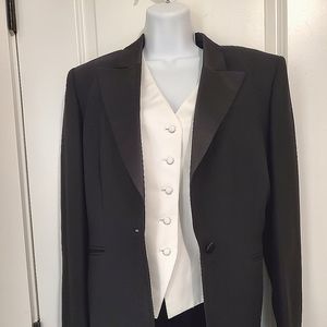 Vintage Women’s Size 10 Three Piece Tuxedo